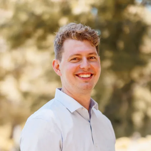 headshot of Eric Wengrowski