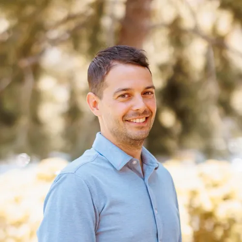 headshot of Joe DeGol